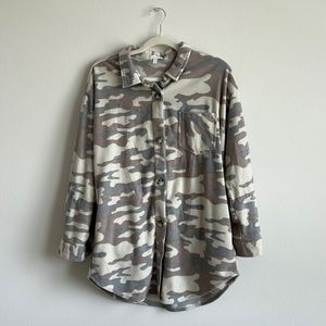 Maurice’s size S camouflage shacket